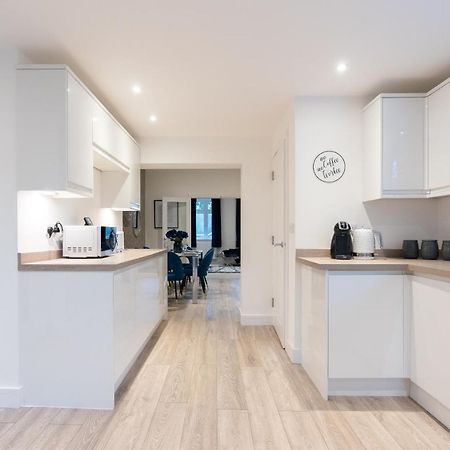 Luxury Living Away From Home Redhill  Exterior foto