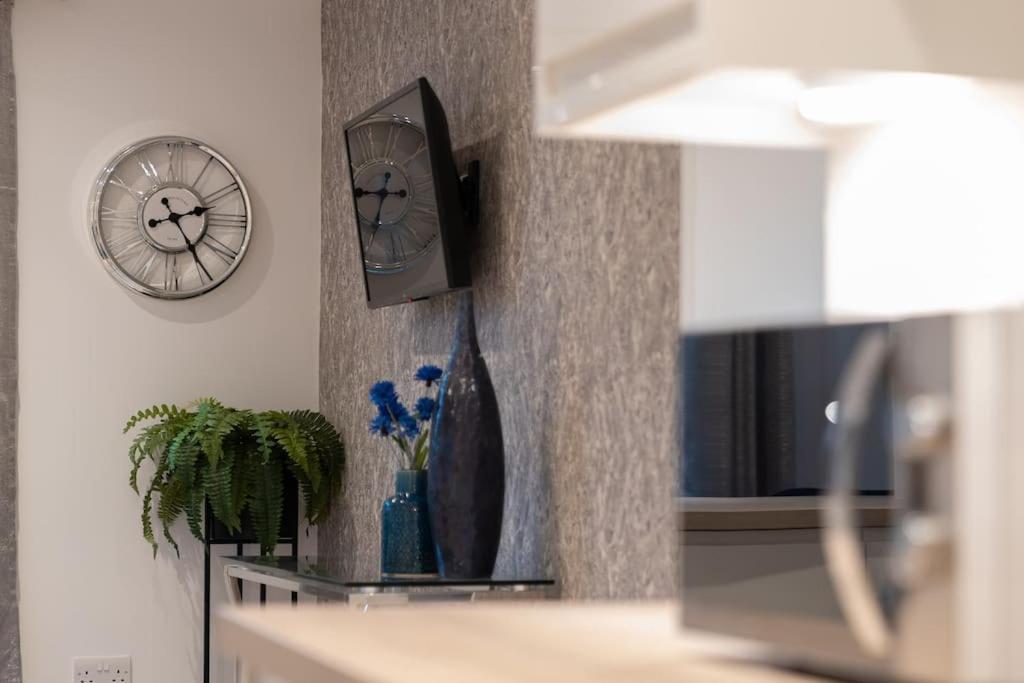 Luxury Living Away From Home Redhill  Exterior foto